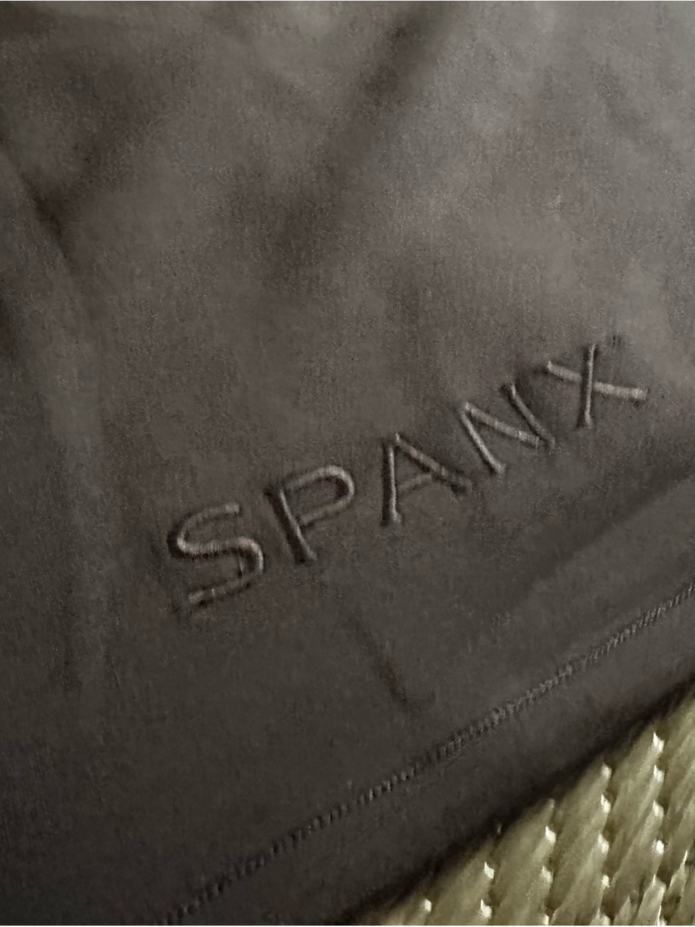 SPANX AE Blanket Air Essentials Black NWT 60"x50" Soft Lightweight - Picture 5 of 6
